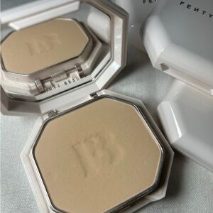Fenty Beauty Soft Matte Powder Foundation